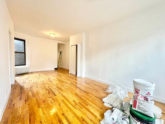 4th image of 226 E 83rd St APT 38