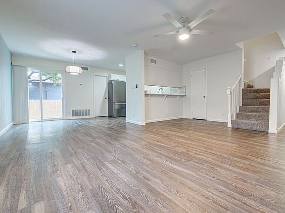 3rd image of 1302 Fairbanks Dr #A