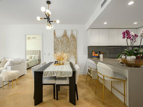 3rd image of 4675 Cambie St #204
