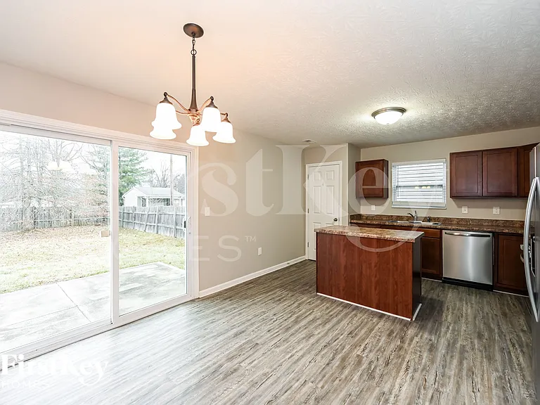 3478 Hickory Ln — Photo 7