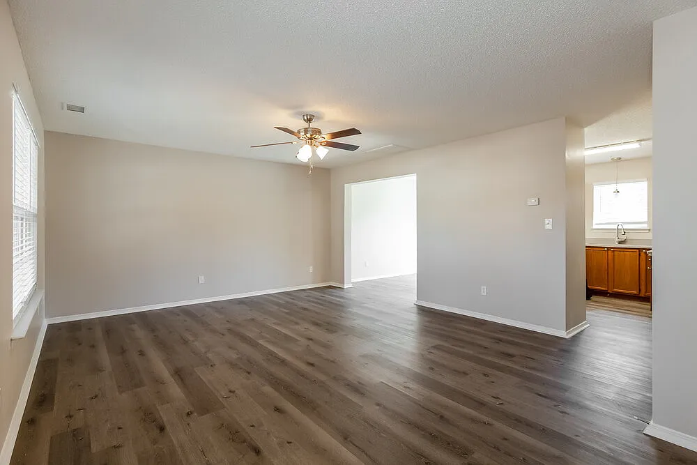 3 bed, 2.5 bath, 1445 sqft, $1,925 — Photo 4