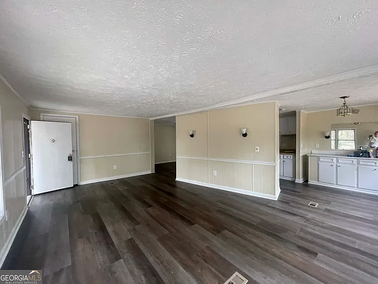 1116 N Lake Dr — Photo 2