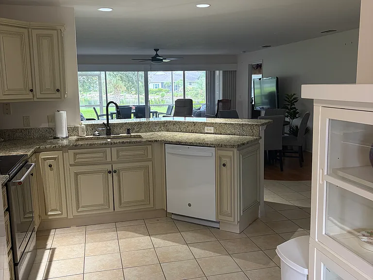 19315 Water Oak Dr #101 — Photo 13