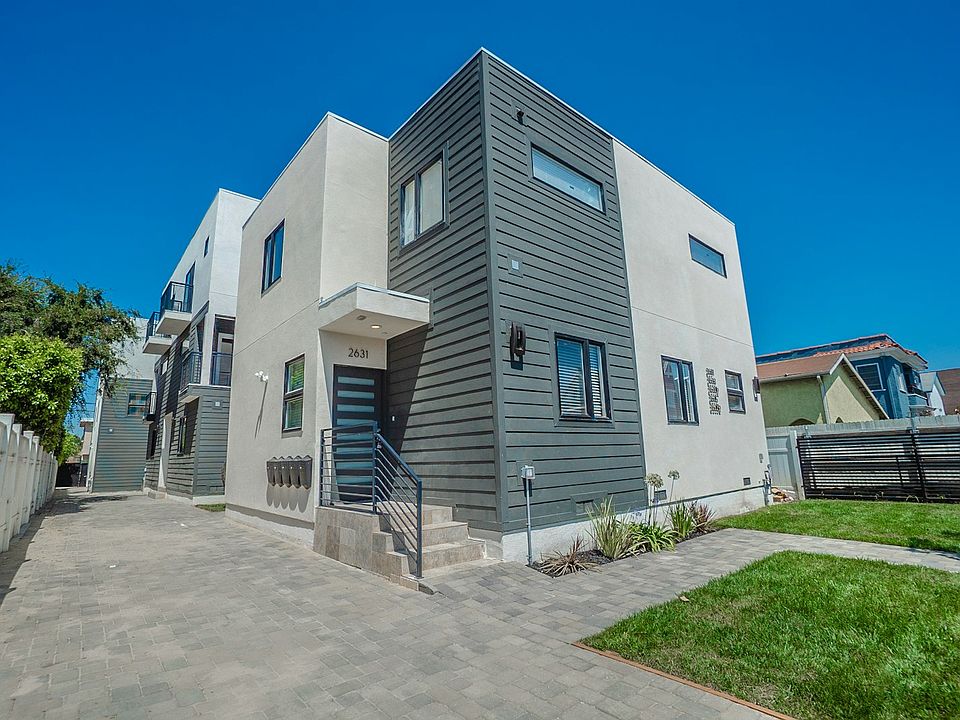 1st image of 2631 S La Salle Ave #2635-1/2