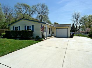 4811 Oaks Rd #3, Crystal Lake, IL 60014