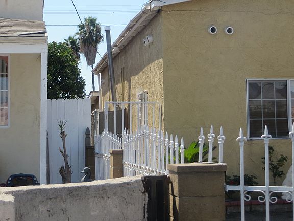 3rd image of 8543 Santa Fe Ave