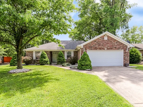 711 N Scott Dr, Greenwood, IN 46142