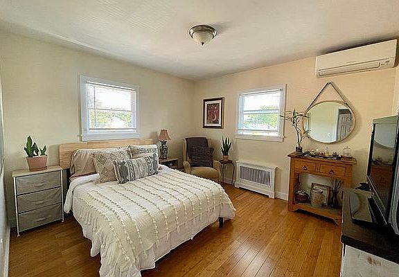 4th image of 395 Cromwell Ave Floor 1