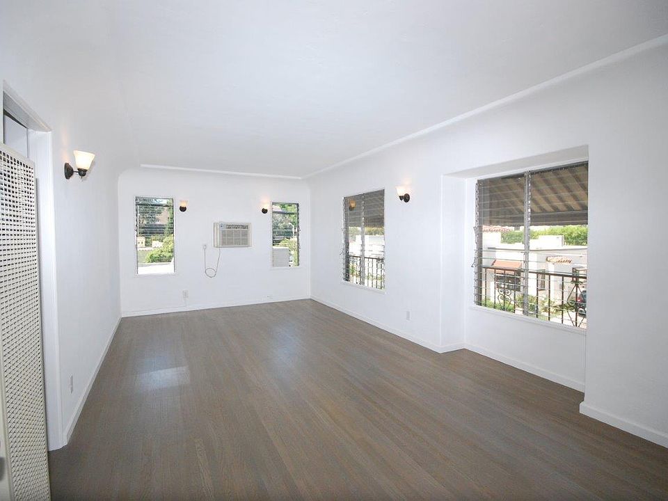 1st image of 8260 Romaine St #8260