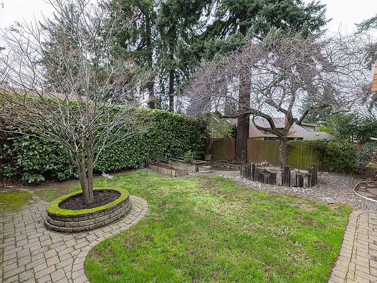 6641 E Burnside St #B — Photo 15