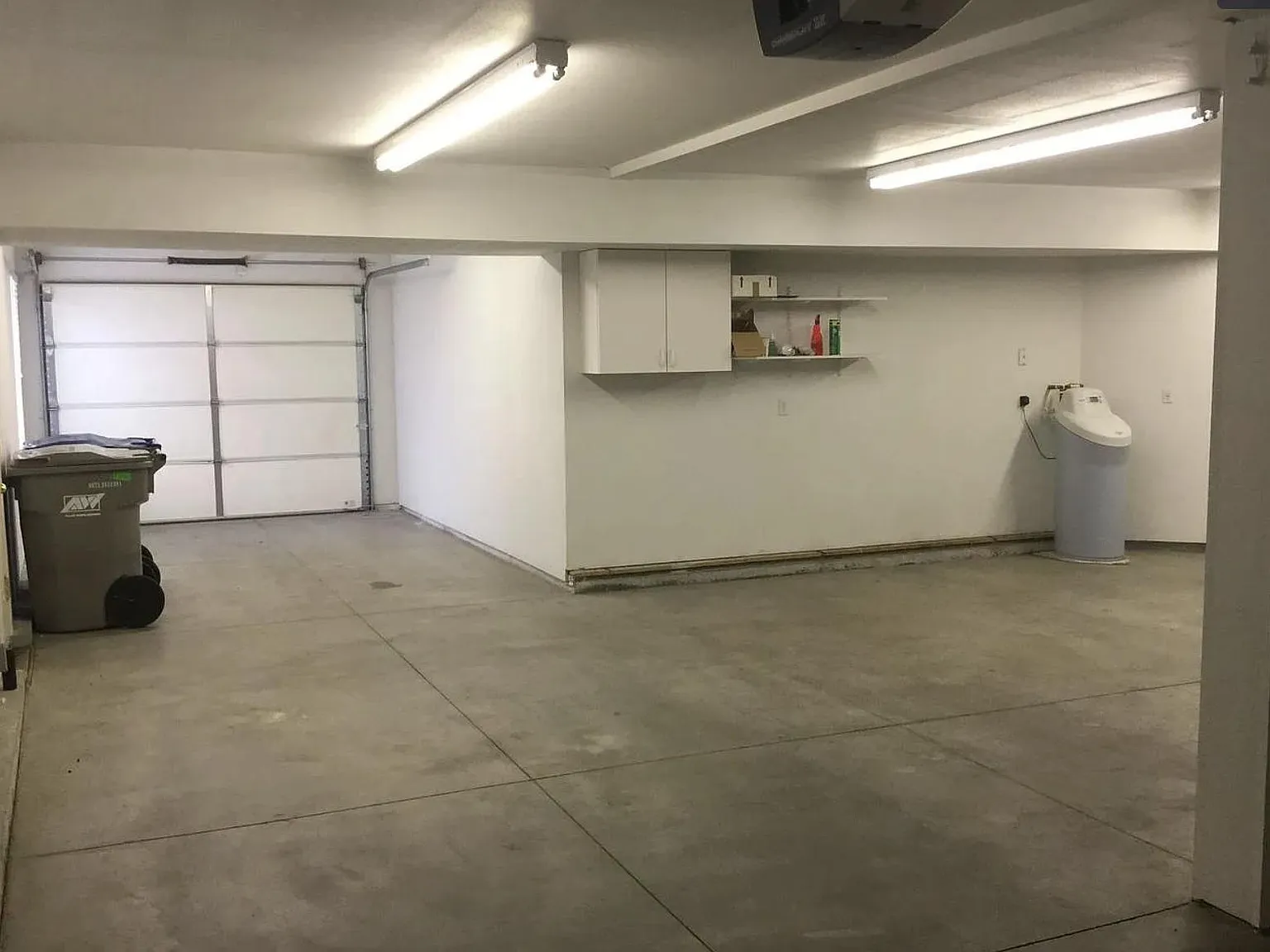 4 bed, 2865 sqft, $3,000 — Photo 4
