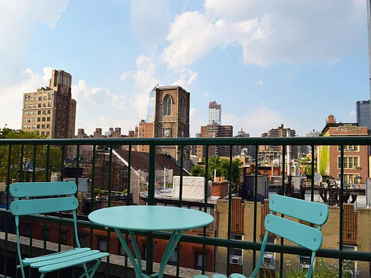 Sold by Sotheby's International Realty | media 30