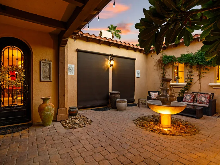 52540 Vino — Photo 3