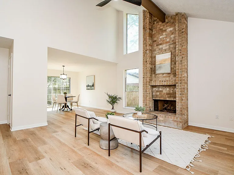 21 Edgewood Forest Ct — Photo 8