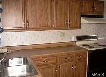 3rd image of 16 Northridge Hills Ct