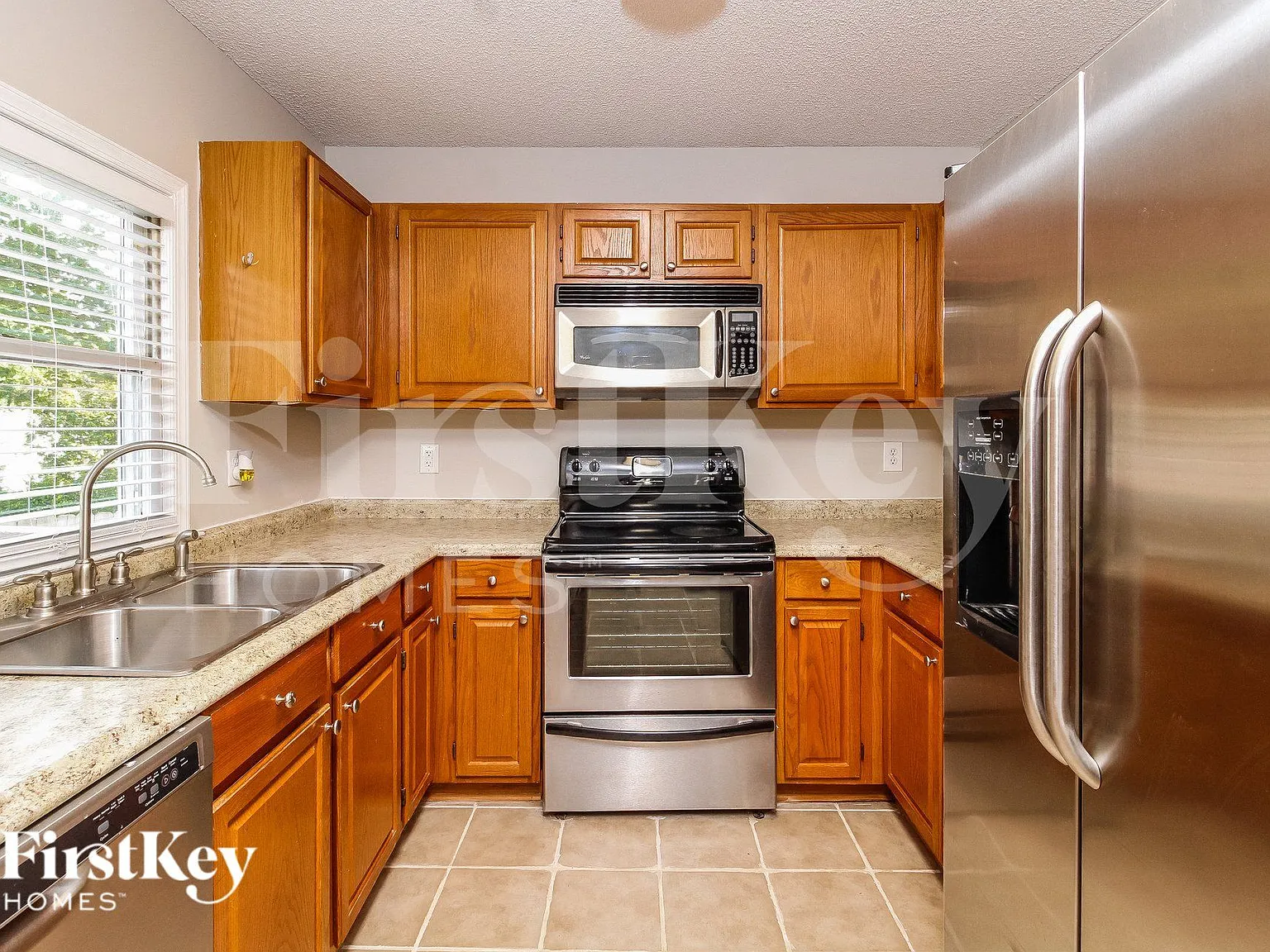 3 bed, 2.5 bath, 1430 sqft, $1,940 — Photo 4