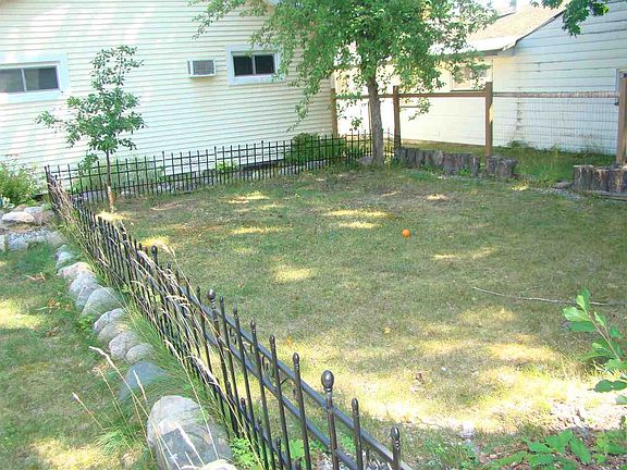 3rd image of 403 W Park St