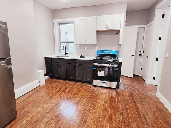 2nd image of 940 W Side Ave #204