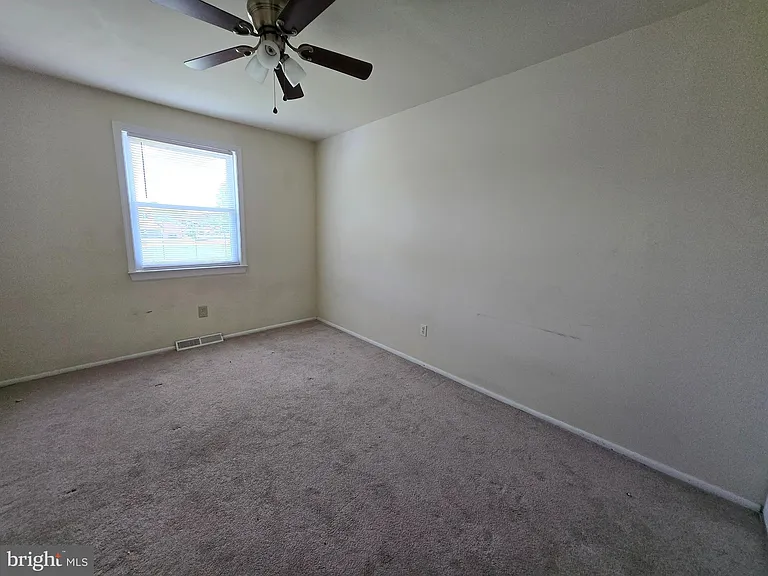258 Violet Ct — Photo 16