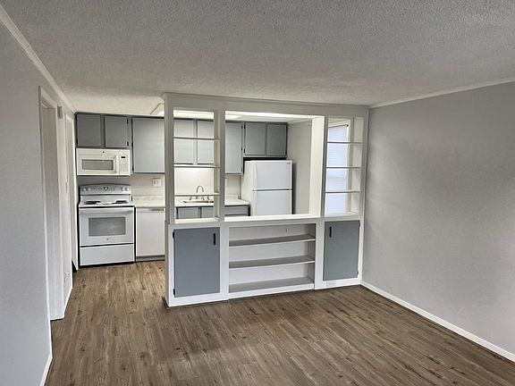 2nd image of 5526 Pipers Meadow Dr