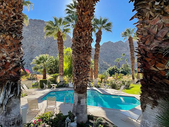 Another gorgeous pool area
