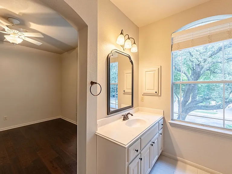 7909 Adelaide Dr — Photo 23