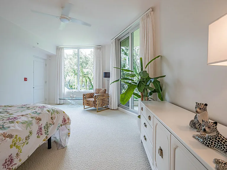 801 N Swim Club Dr #2B — Photo 36