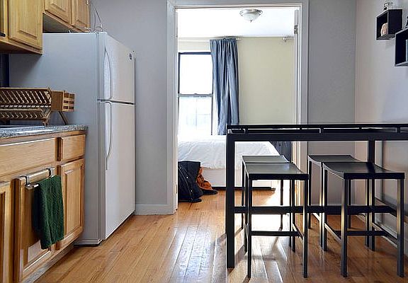 3rd image of 211 Bedford Ave #6