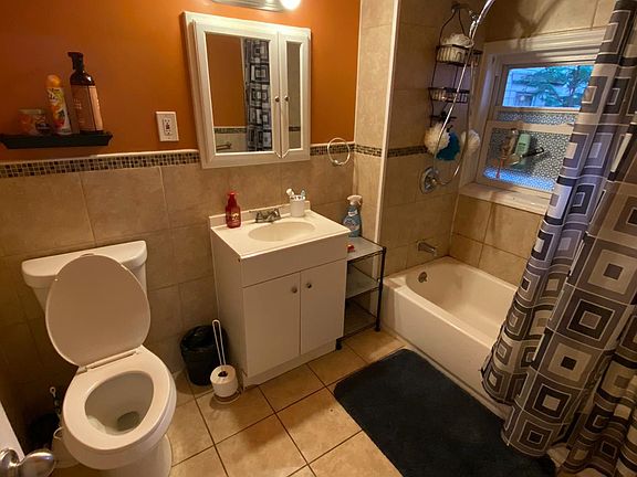 3rd image of 648 Bergen Ave #2