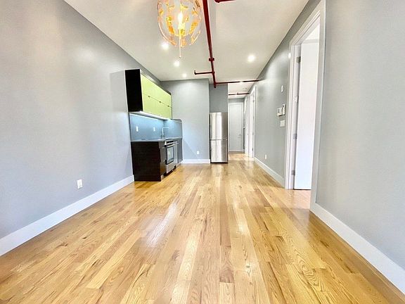 4th image of 368 Throop Ave #2F