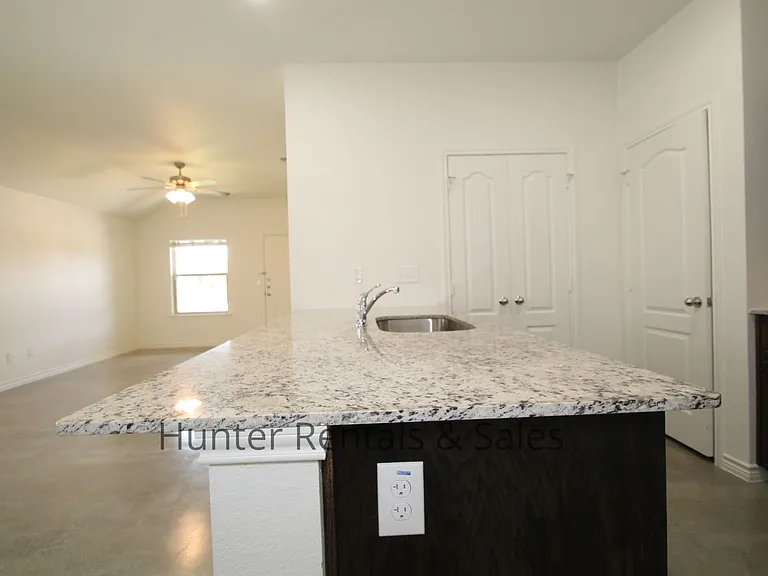 6109B Amelia Earhart Blvd — Photo 9