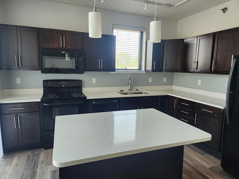 River Rock Apartments — Photo 77