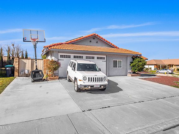 3rd image of 39551 Blackhawk Ct