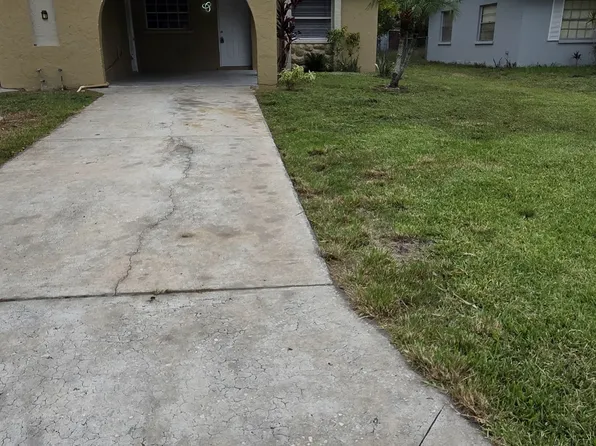 5001 W 22nd St, Bradenton, FL 34207