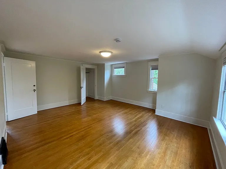 2409 NW Raleigh St — Photo 28