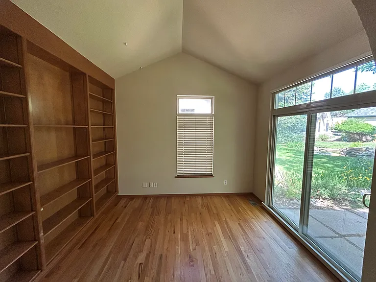 155 Fairfield Ln — Photo 9