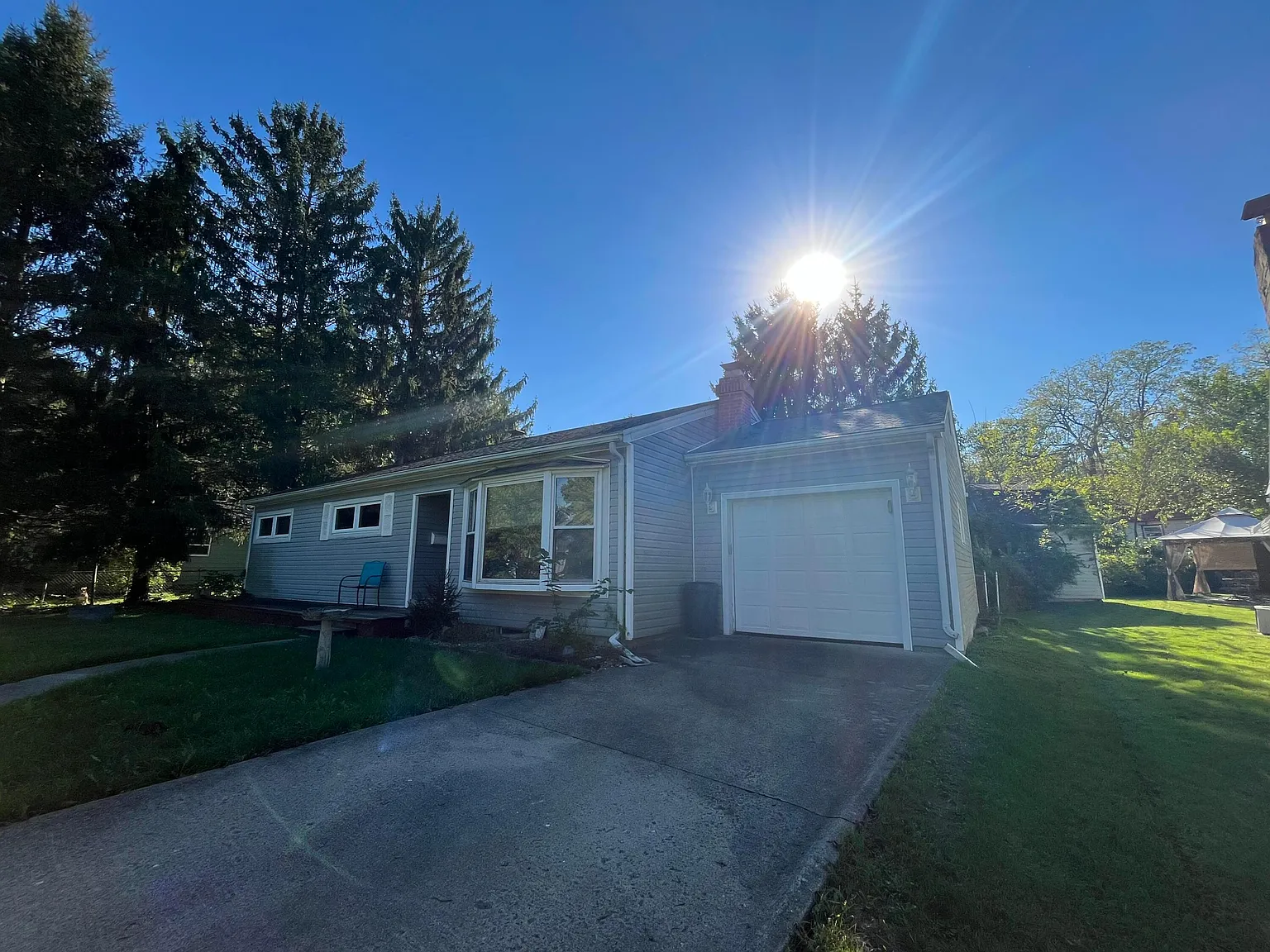 569 Hane Ave photo 1