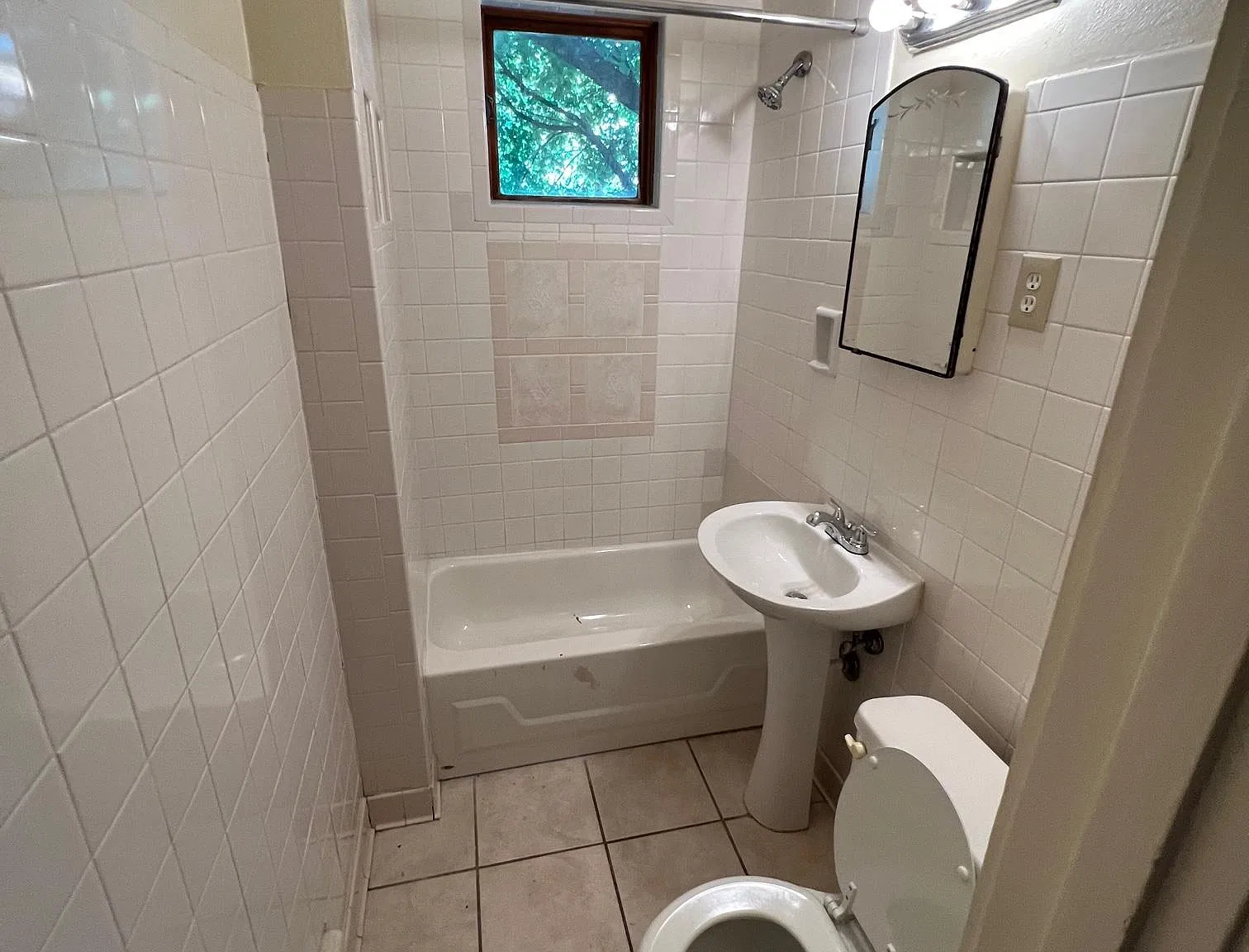 Studio, $929 — Photo 3