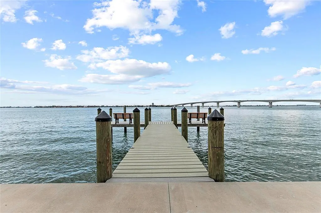2 bed, 2.0 bath, 1612 sqft, $12,500 — Photo 2