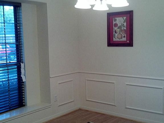 3rd image of 1611 N Hollow Dr
