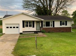 706 E Blackburn St, Paris, IL 61944