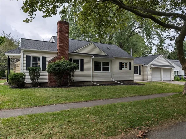642 Eaton Rd, Rochester, NY 14617