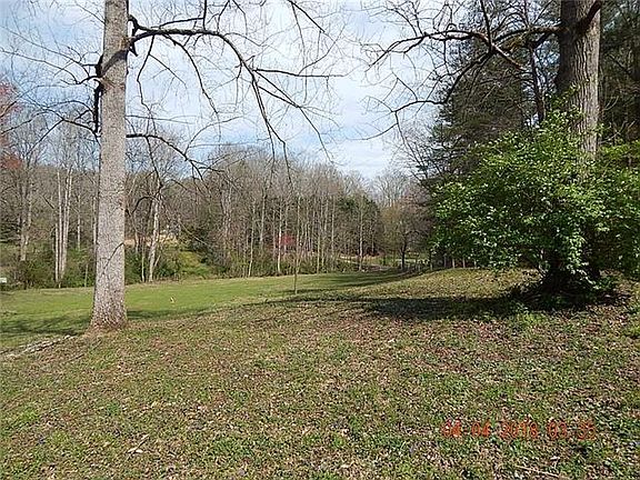 2nd image of 330 Tremont Park Dr SE