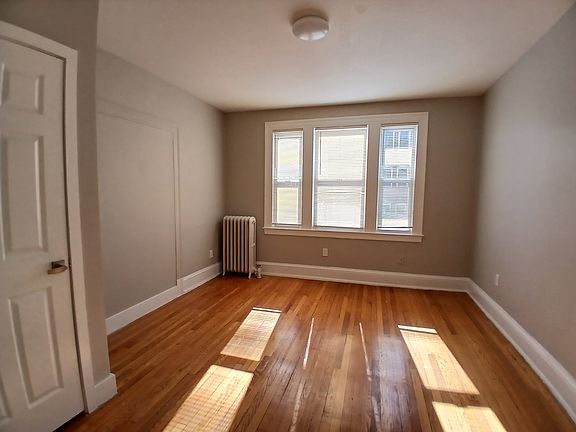 3rd image of 325 Washington St APT C1