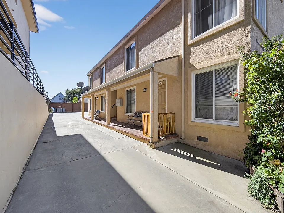1866 Dwight Way