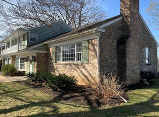 1200 Country Club Dr, Lancaster, PA 17601