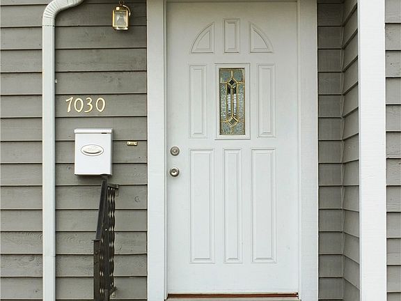 2nd image of 7030 S Oakes St