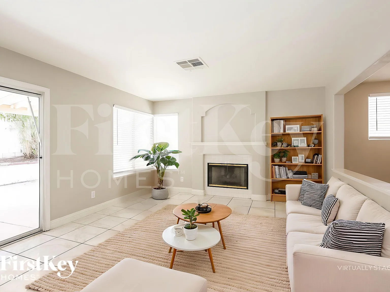 4 bed, 3.0 bath, 2142 sqft, $2,205 — Photo 3
