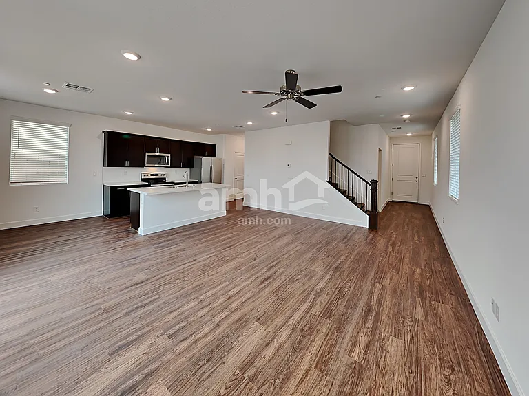 3332 Blodwen St — Photo 6