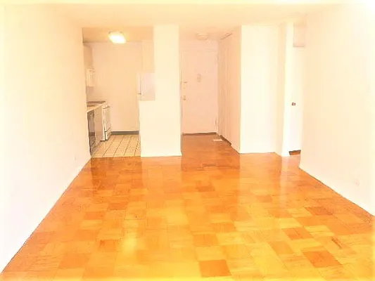 Rented by Perlbinder Realty | media 14